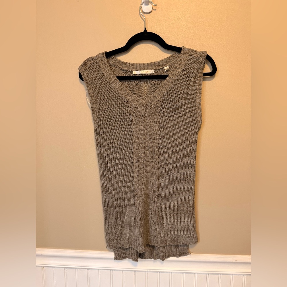 Cyrus Women's V-Neck Sweater‎ - Grey